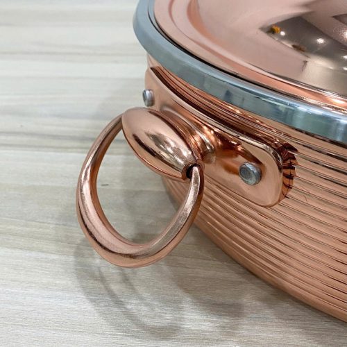 Bộ nồi hâm nóng thức ăn sang trọng, kèm nồi–nắp inox bền bỉ, giữ nhiệt tốt – Phụ kiện buffet cao cấp của Song Quán.