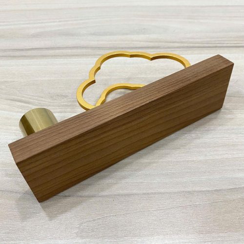 Giá treo khăn giấy TTH04-2 hình mây có ống cắm kim loại