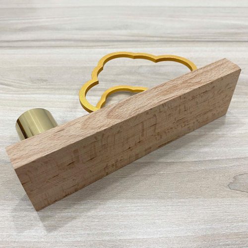 Giá treo khăn giấy TTH04 hình mây có ống cắm kim loại