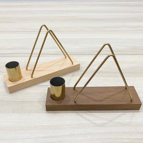 Giá treo khăn giấy tam giác TTH02 có ống cắm kim loại