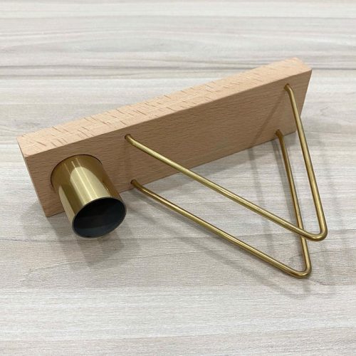 Giá treo khăn giấy tam giác TTH02 có ống cắm kim loại