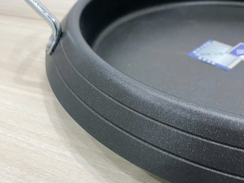 LÝ DO CÁC NHÀ HÀNG LẨU CHUYÊN NGHIỆP LUÔN CHỌN NỒI NHÔM CHỐNG DÍNH NẮP KÍNH 3 image 34 edited