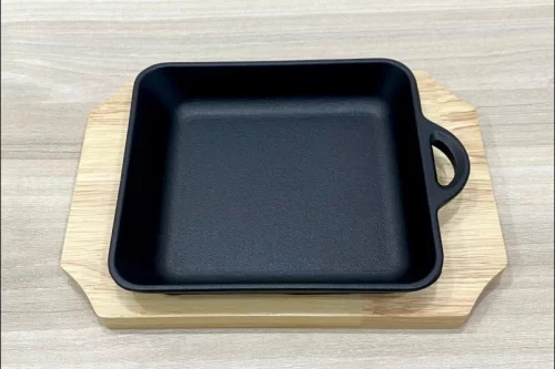 CHẢO GANG VUÔNG 1 QUAI: GIỮ TRỌN HƯƠNG VỊ TRONG TỪNG MÓN ĂN 2 image 7 edited