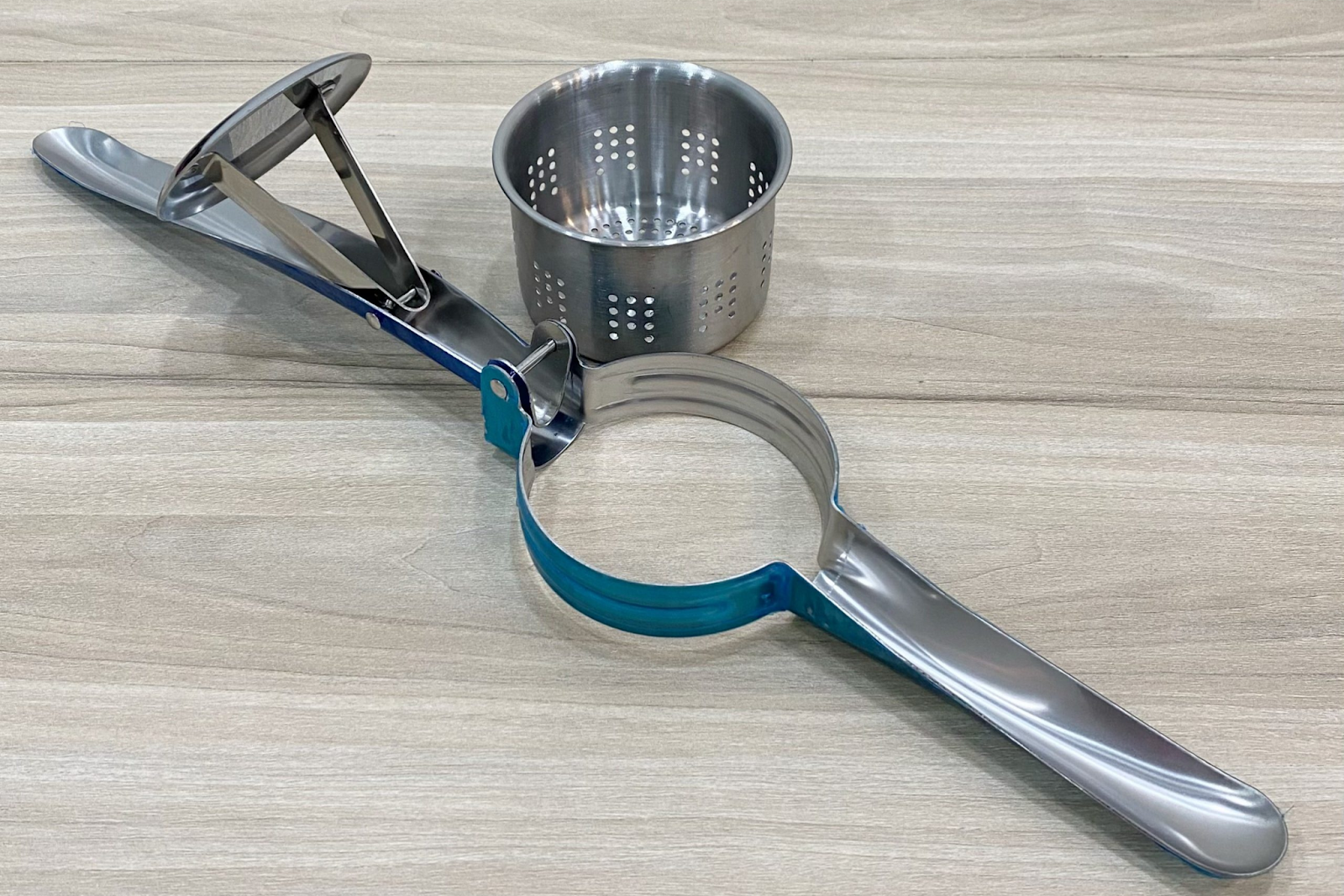 NGHIỀN KHOAI TÂY INOX 194901: ÉP MỊN NHANH, THAO TÁC NHẸ TAY, SONG QUÁN GỢI Ý CHO BẾP ÂU NHÀ HÀNG 4 image 100 edited