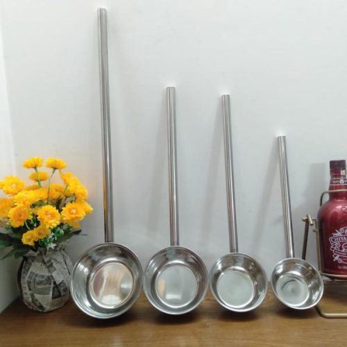 Gáo inox cán dài 124635