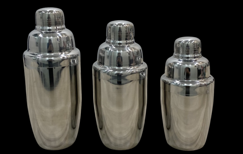 (Shaker inox Song Quán được làm từ inox 430 bền đẹp, có ba dung tích 350 ml, 550 ml và 750 ml, phù hợp với nhiều quy mô quầy pha chế và mô hình kinh doanh đồ uống.) 